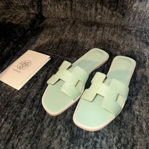 Hermes Oran Sandal color Vert Jade